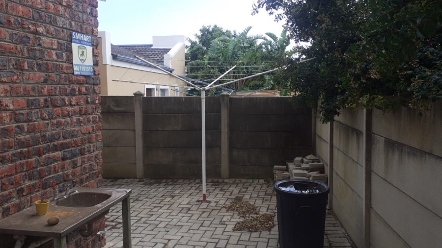 To Let 2 Bedroom Property for Rent in Wavecrest Eastern Cape